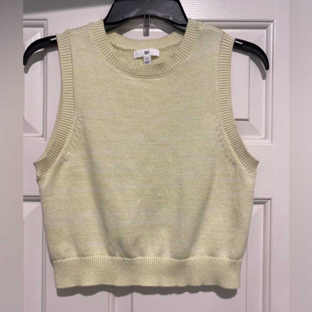 💥BP sweater vest size small